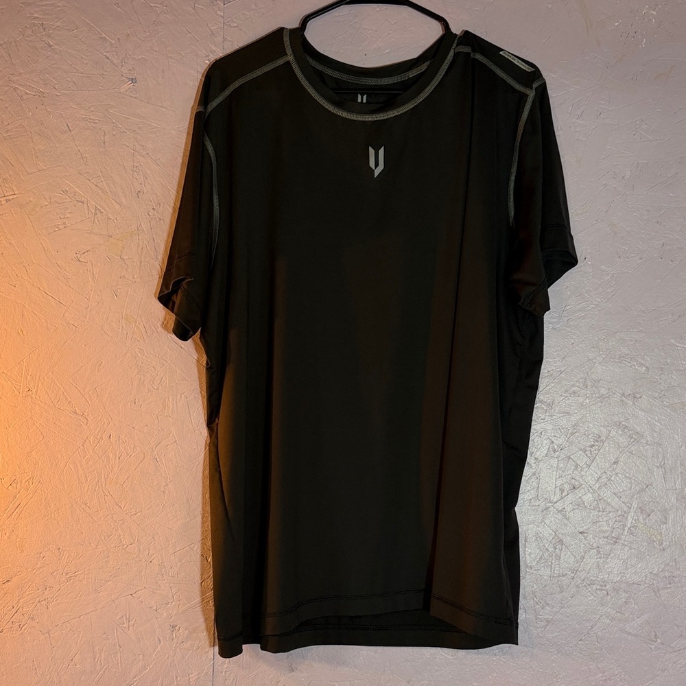 Men's Black Short Sleeve Tee